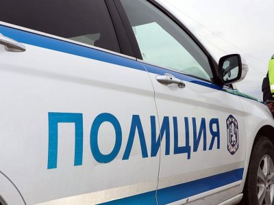 ИЗВЪНРЕДНО: Изстрели в община Червен бряг! Мъж взе заложничка!