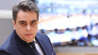 Делян Добрев спечели делото срещу Асен Василев за 250 000 лв