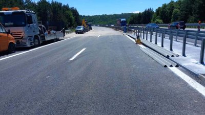От утре възстановяват движението в платното в посока София между 20-и и 21-и км на АМ &bdquo;Тракия&ldquo;