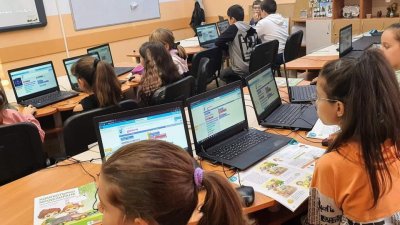Служебният министър на образованието Галин Цоков предлага провеждането на онлайн матури