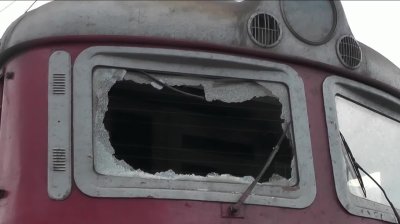 ОТМЪЩЕНИЕ: Машинист срязал спирачните маркучи на локомотива в Лом