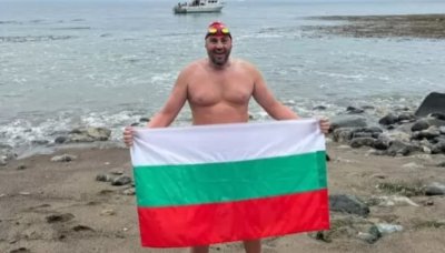 Нов успех на Петър Стойчев! Преплува канала Каталина и стана първият българин с "Тройната корона"