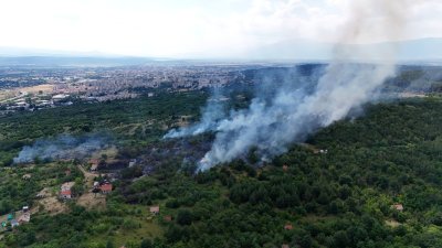 Пожар до военния полигон "Тюлбето" в Казанлък