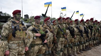 Десетки хиляди украинци се крият от наборните офицери