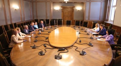 След края на първия ден на преговорите: ПП-ДБ и &bdquo;Възраждане&ldquo; отказаха среща, докато &bdquo;Величие&ldquo; пък настоява за разговор с Борисов