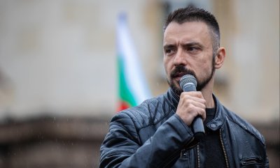 София Прайд навръх Черешова задушница &ndash; пошлост, гордост, купон, чалга, мокри фланелки и драг в деня, в който почитаме починалите