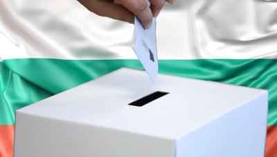 България гласува на европейски и предсрочни парламентарни избори