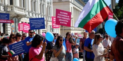 "Поход за семейството" се проведе днес в София, Пловдив и Варна (СНИМКИ)