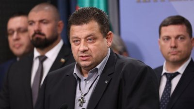 "Величие" поиска оставките на Николай Марков и Виктория Василева