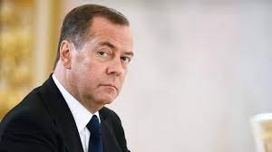 Дмитрий Медведев: Изпълнението на решение за арестуване на руски служители може да бъде акт на обявяване на война