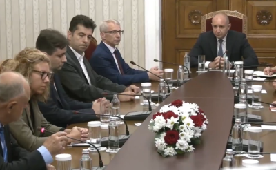 След ГЕРБ и ДПС: ПП-ДБ се явяват на консултации при президента (НА ЖИВО)