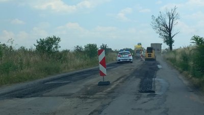 След близо половин век започна ремонт на пътя Мъдрец &ndash; Обручище