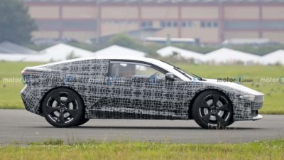 BMW тества интересен прототип на електрическо купе