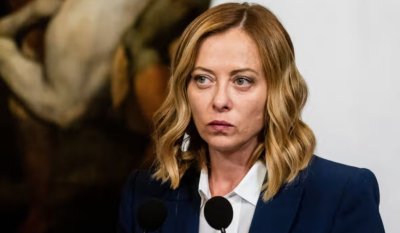 Опозицията разкритикува Джорджия Мелони след разкрития за фашистки симпатии сред младежкото крило на партията ѝ