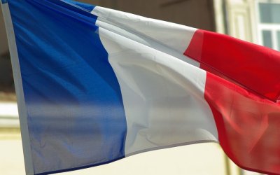 Висока избирателна активност на предсрочните парламентарни избори във Франция