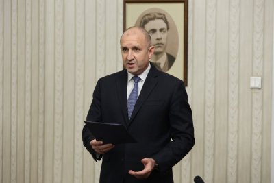 Ето кога Радев връчва първия мандат