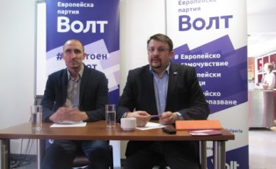 Коалиционните партньори на ПП-ДБ,"Волт", настояват втория мандат да бъде върнат без да бъде изпълнен