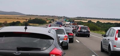 Повече от 3 часа продължава огромното задръстване на магистрала "Тракия" (Снимки)