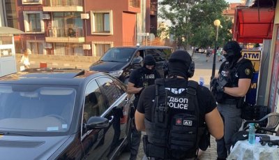 Арести заради наркотици при спецоперация на ГДБОП в Свети Влас