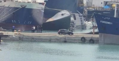 Инцидент в Иран: Военноморски разрушител се е преобърнал по време на ремонт, има ранени моряци