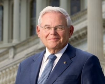 US сенатор, громил корупцията у нас е осъден за подкупи и изнудване