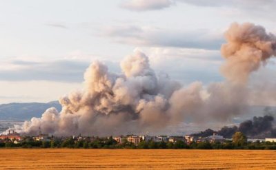 РЗИ: Няма риск за здравето на хората в района на Елин Пелин, МВР: Вероятно пожарът е предизвикан от човешка грешка