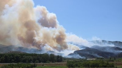 БЕДСТВЕНО ПОЛОЖЕНИЕ! Борбата с огъня в Струмяни продължава (СНИМКИ)