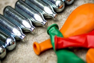 НА ПЪРВО ЧЕТЕНЕ: Забраняват продажбата на райски газ