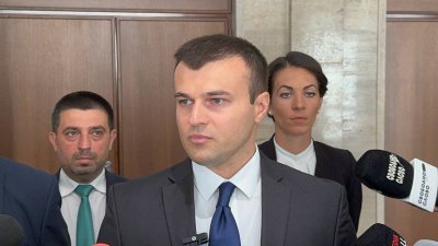 &ldquo;Възраждане&rdquo; скочиха с бутонките срещу спекулантите на ток (ВИДЕО)