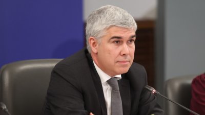 Ресорният министър дава информация за акцията на Европрокуратурата в "Булгартрансгаз"