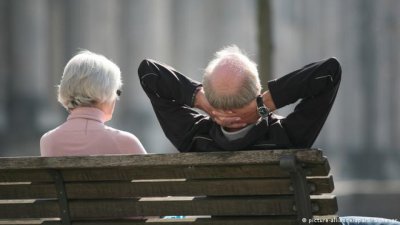 НОИ съобщава, че средната пенсия за осигурителен стаж и възраст за юли е 1030,84 лв