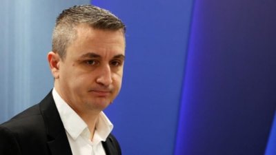 Калина Андролова разби Сашо Кеша и го посочи като пример за повсевместната дебилизация на страната