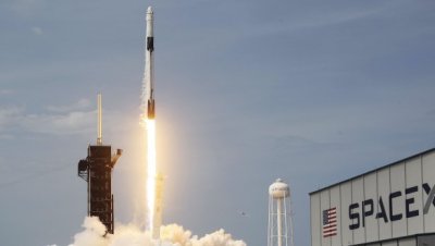 SpaceX е готов за петия си изпитателен полет