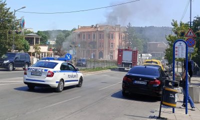 ТРАГЕДИЯ В БАНКЯ! Избухна пожар в хоспис, има загинал и ранени (ВИДЕО)