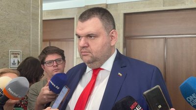 Пеевски: &ldquo;Мистър Кеш&rdquo; готви &ldquo;ала-бала&rdquo; на изборите със своите деца. Сарафов е човек на Радев! (ВИДЕО)