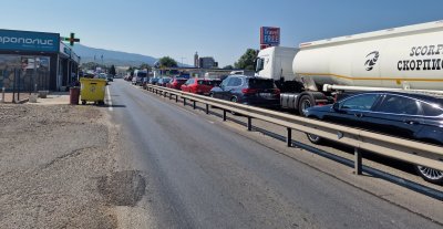 Отново километрични опашки на ГКПП "Кулата-Промахон"