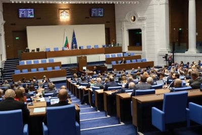 След часове дебати в пленарна зала, депутатите не събраха кворум и не гласуваха промените в закона за опазване на околната среда