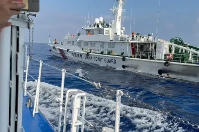 Кораби на Китай и Филипините се сблъскаха в Южнокитайско море