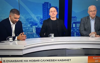 Политологът Слави Василев: Не виждам големи перспективи пред парламентарната република, само проект на президента Радев може да спаси ситуацията