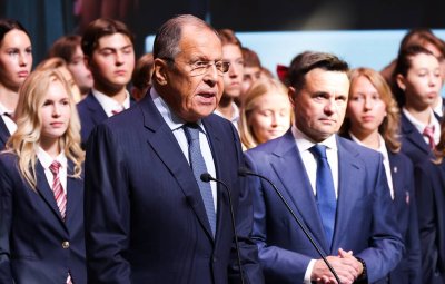Лавров: G7 по същество служи като център за военна стратегия на САЩ срещу съперници