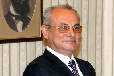 Внимание! Издирва се Ахмед Доган