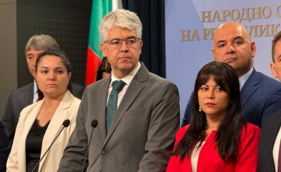 ДПС - Доган избяга позорно от въпросите на журналистите (ВИДЕО)