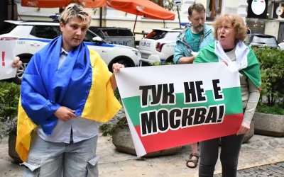 Баща ми, опитват се, ама няма как да стане