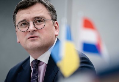 Украинският външен министър подаде оставка