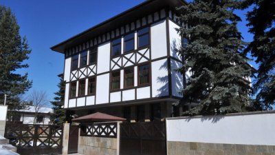 Тайна стая, натъпкана с милиони евро, е открита в сараите в &bdquo;Бояна&ldquo;