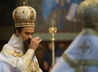 Патриарх Даниил отслужи заупокойна литургия за 6 месеца от кончината на патриарх Неофит