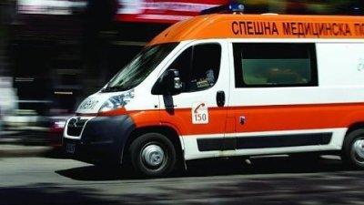 В ПЕРНИШКО: Къща се срути върху главите на строители