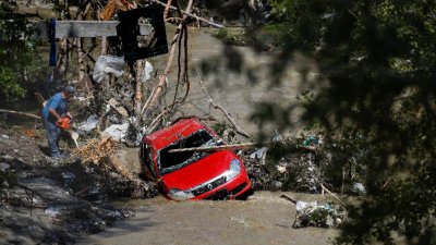 Централна Европа e под вода след проливните дъждове (СНИМКИ)