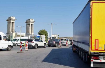 Димитър Главчев сформира група за решаване на проблема с буферните паркинги на границите
