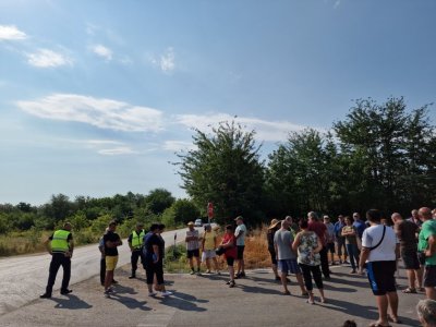 Жители на свищовски села отново на протест